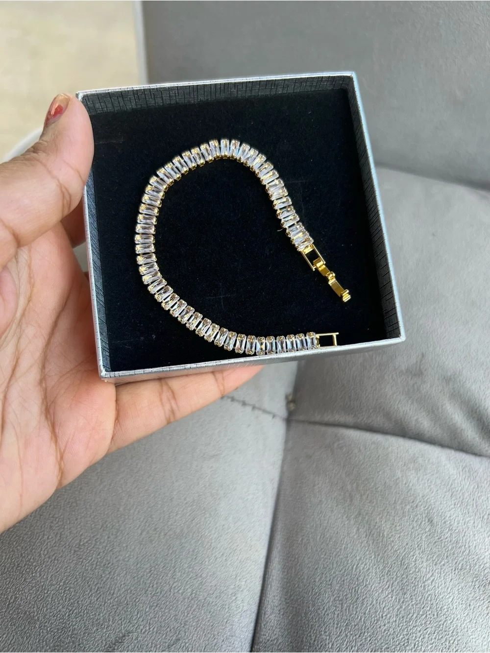N/A elegant gold